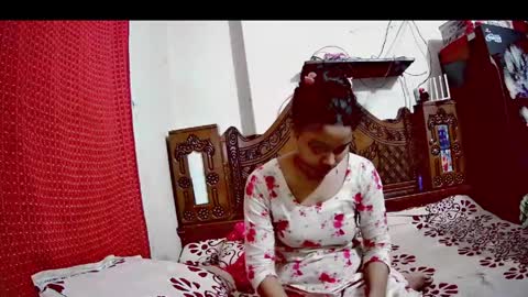 Hotcapolx online show from 04-28-26, 04:50