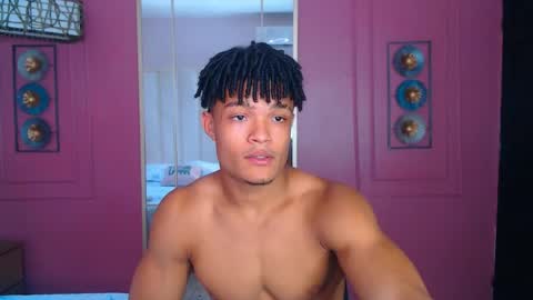 Snapshot of hotcrew_ chatting on 05-28-26, 07:33 Hussain aaron and Ekko online show from 05-28-26, 07:33