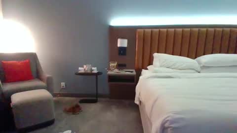 hotdog1124 online show from 12-04-25, 02:54