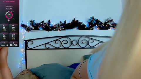 Anna 23   Archie 25  online show from 01-01-25, 06:49