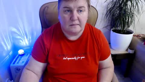 Snapshot of hotfiremommy chatting on 01-13-25, 06:38 LimonkaFire online show from 01-13-25, 06:38