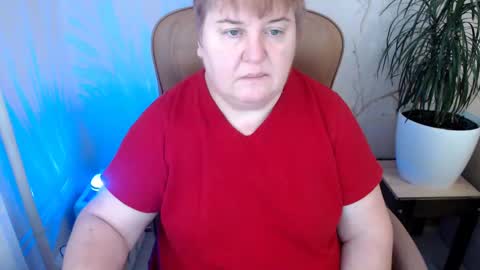 Snapshot of hotfiremommy chatting on 01-14-25, 09:56 LimonkaFire online show from 01-14-25, 09:56