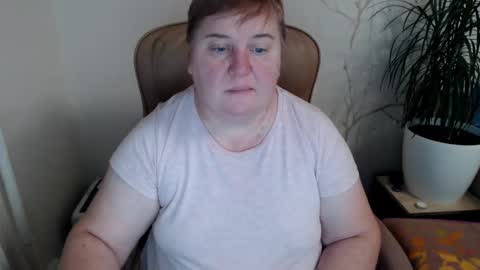 Snapshot of hotfiremommy chatting on 01-16-25, 03:24 LimonkaFire online show from 01-16-25, 03:24