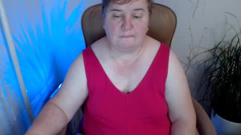 Snapshot of hotfiremommy chatting on 01-19-25, 04:57 LimonkaFire online show from 01-19-25, 04:57