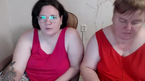 Snapshot of hotfiremommy chatting on 01-26-25, 04:20 LimonkaFire online show from 01-26-25, 04:20