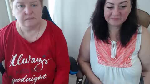 Snapshot of hotfiremommy chatting on 10-12-25, 06:23 LimonkaFire online show from 10-12-25, 06:23
