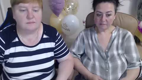 Snapshot of hotfiremommy chatting on 10-17-25, 07:16 LimonkaFire online show from 10-17-25, 07:16
