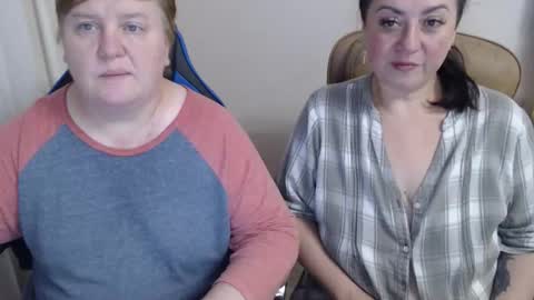 Snapshot of hotfiremommy chatting on 10-25-25, 08:03 LimonkaFire online show from 10-25-25, 08:03