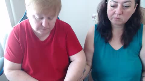 Snapshot of hotfiremommy chatting on 10-26-25, 08:09 LimonkaFire online show from 10-26-25, 08:09