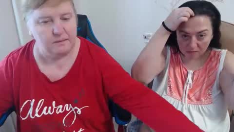 Snapshot of hotfiremommy chatting on 11-12-25, 09:21 LimonkaFire online show from 11-12-25, 09:21