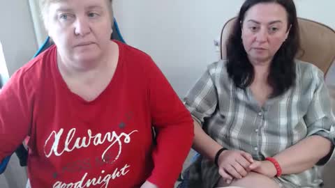 Snapshot of hotfiremommy chatting on 11-13-25, 09:30 LimonkaFire online show from 11-13-25, 09:30