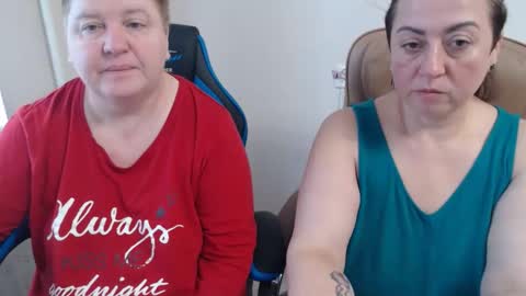 Snapshot of hotfiremommy chatting on 11-16-25, 07:58 LimonkaFire online show from 11-16-25, 07:58