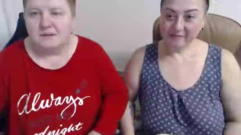 Snapshot of hotfiremommy chatting on 11-26-25, 03:46 LimonkaFire online show from 11-26-25, 03:46
