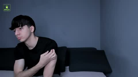 QUENTIN online show from 04-15-26, 05:25