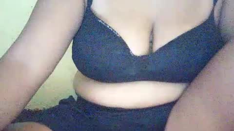 hotflowerclit online show from 06-17-26, 12:57