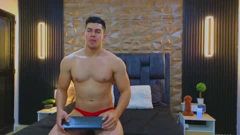 Snapshot of hotfuckers4uu chatting on 01-31-25, 08:33 felipe marcello online show from 01-31-25, 08:33