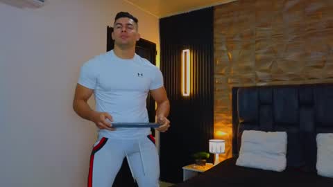 Snapshot of hotfuckers4uu chatting on 02-14-25, 11:20 felipe marcello online show from 02-14-25, 11:20