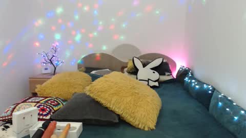 hotgirlkarina online show from 11-09-25, 05:06