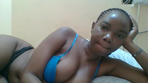 Queen online show from 11-18-25, 06:18