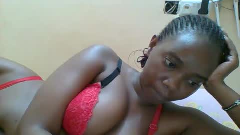 Queen online show from 11-25-25, 07:36