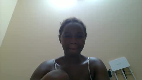 Queen online show from 12-23-25, 01:14