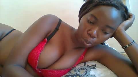 Queen online show from 01-12-26, 12:10