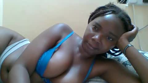 Queen online show from 01-16-26, 08:35