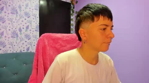 Snapshot of hothannah_ chatting on 10-12-25, 01:59 hannah online show from 10-12-25, 01:59