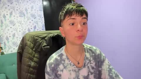 Snapshot of hothannah_ chatting on 10-17-25, 02:48 hannah online show from 10-17-25, 02:48