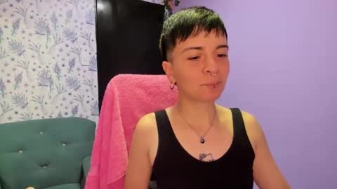 Snapshot of hothannah_ chatting on 10-18-25, 02:03 hannah online show from 10-18-25, 02:03