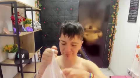 hannah online show from 04-22-26, 02:25