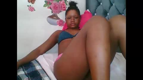 Snapshot of hotjeylee chatting on 09-17-25, 08:27 LOYCE online show from 09-17-25, 08:27