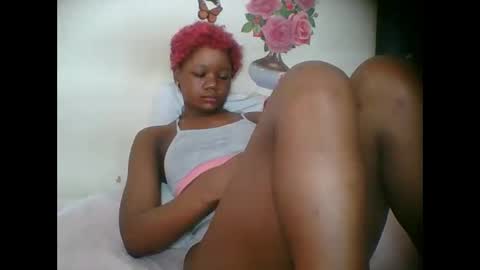 Snapshot of hotjeylee chatting on 10-04-25, 09:07 LOYCE online show from 10-04-25, 09:07