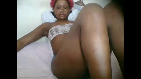 Snapshot of hotjeylee chatting on 10-06-25, 06:33 LOYCE online show from 10-06-25, 06:33