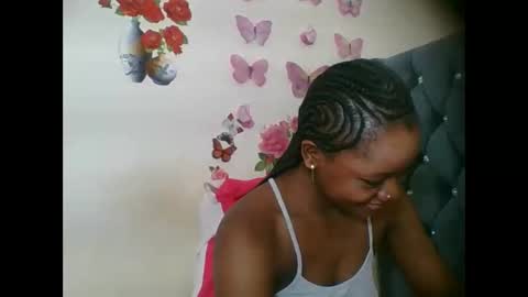 Snapshot of hotjeylee chatting on 10-11-25, 11:42 LOYCE online show from 10-11-25, 11:42