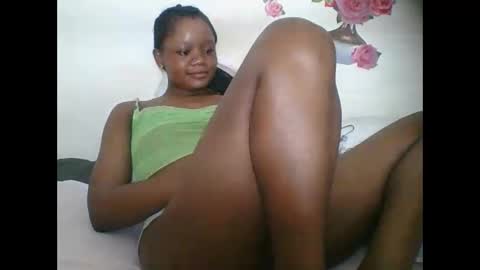 Snapshot of hotjeylee chatting on 10-17-25, 07:05 LOYCE online show from 10-17-25, 07:05