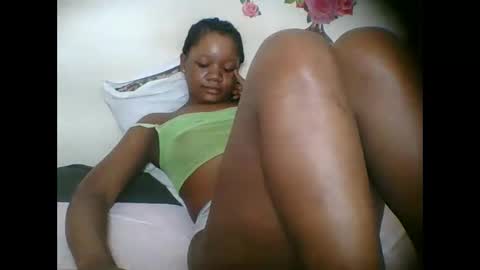 Snapshot of hotjeylee chatting on 10-18-25, 10:54 LOYCE online show from 10-18-25, 10:54