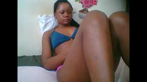 Snapshot of hotjeylee chatting on 10-22-25, 03:18 LOYCE online show from 10-22-25, 03:18