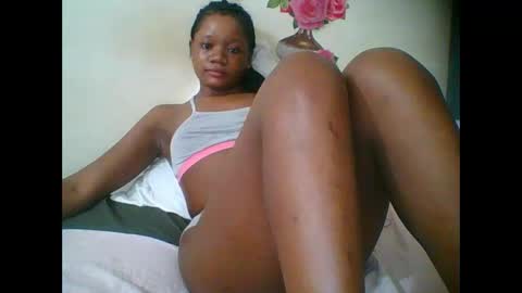 Snapshot of hotjeylee chatting on 10-22-25, 09:14 LOYCE online show from 10-22-25, 09:14