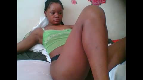 Snapshot of hotjeylee chatting on 10-25-25, 06:10 LOYCE online show from 10-25-25, 06:10