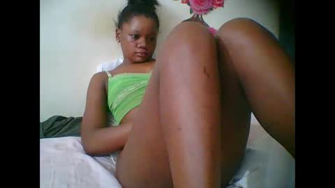 Snapshot of hotjeylee chatting on 10-26-25, 10:25 LOYCE online show from 10-26-25, 10:25