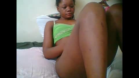 Snapshot of hotjeylee chatting on 10-31-25, 07:42 LOYCE online show from 10-31-25, 07:42