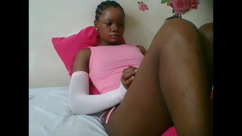 Snapshot of hotjeylee chatting on 10-31-25, 08:43 LOYCE online show from 10-31-25, 08:43