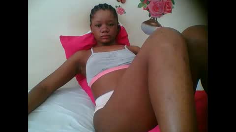 Snapshot of hotjeylee chatting on 11-02-25, 07:00 LOYCE online show from 11-02-25, 07:00