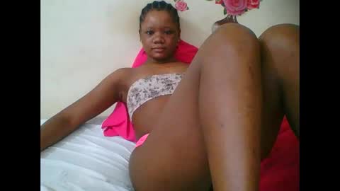 Snapshot of hotjeylee chatting on 11-03-25, 11:22 LOYCE online show from 11-03-25, 11:22