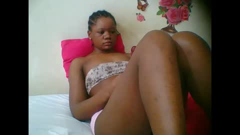 Snapshot of hotjeylee chatting on 11-06-25, 02:12 LOYCE online show from 11-06-25, 02:12