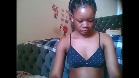 Snapshot of hotjeylee chatting on 11-08-25, 09:53 LOYCE online show from 11-08-25, 09:53