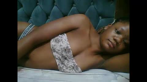 Snapshot of hotjeylee chatting on 11-09-25, 07:56 LOYCE online show from 11-09-25, 07:56