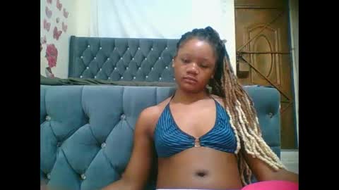 Snapshot of hotjeylee chatting on 11-10-25, 11:04 LOYCE online show from 11-10-25, 11:04