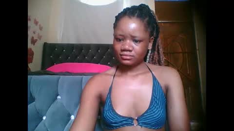 Snapshot of hotjeylee chatting on 11-11-25, 12:38 LOYCE online show from 11-11-25, 12:38